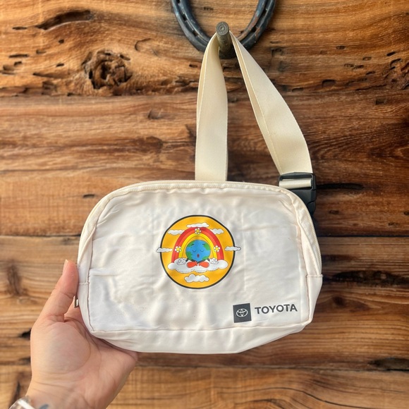 Handbags - TOYOTA | Cream Off-White Crossbody Fanny Pack